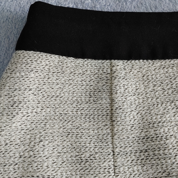 *SOLD* Banana Republic skirt - Picture 5 of 8